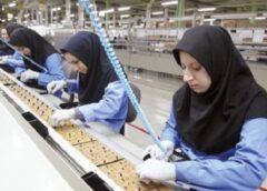 یادداشت روژمان- زنان کارگر ذخیره ارزشمند انقلاب