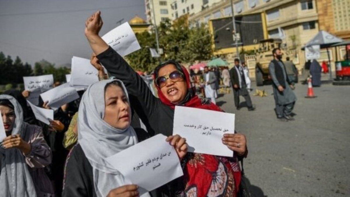 الگوی انقلاب زن زندگی آزادی و مبارزه زنان علیه…