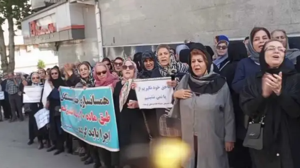 دوباره بازنشستگان با شعار آزادی معلمان زندانی edited