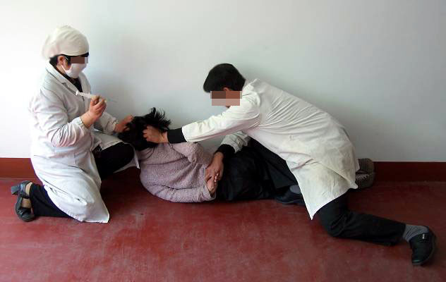 سیاسی در ایران شکنجه دارویی میشوند